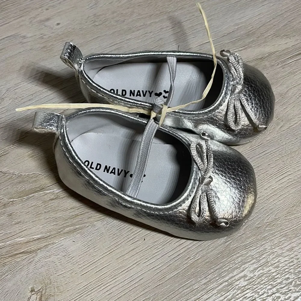 NWT Old Baby Infant Shoes. Silver‎ 6/12 mos Gold 12/18mos